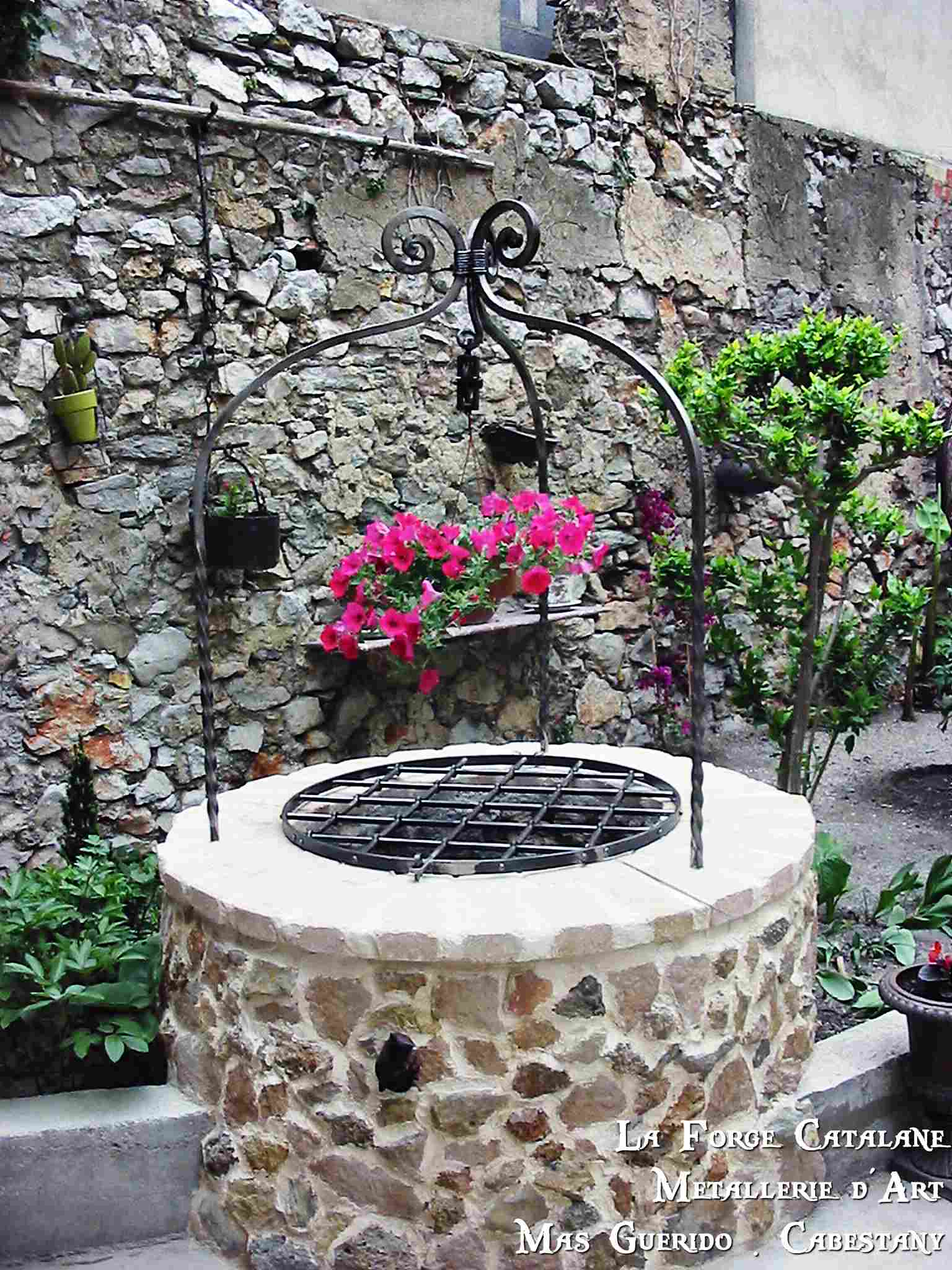 couverture puit ouvrante et palan a corde forge catalane.jpg